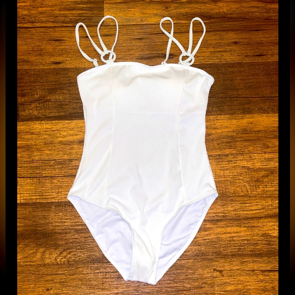 Elegant Deep Ribbed Lines Foam Tummy Control O Decor Strap Build In Bra Hi Waist
